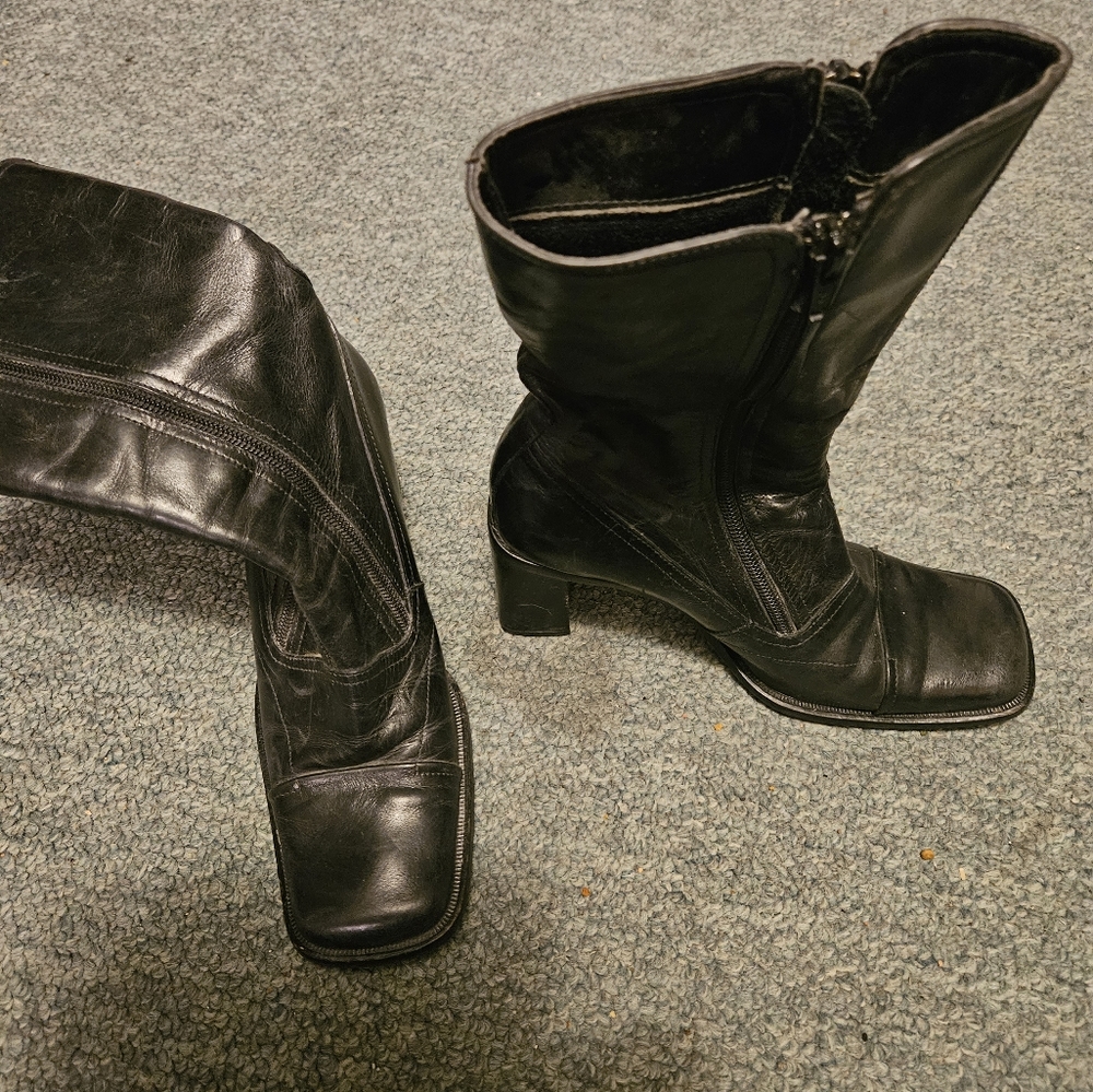 Boots - Picture 2 of 3